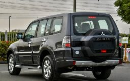 Mitsubishi Pajero 2022