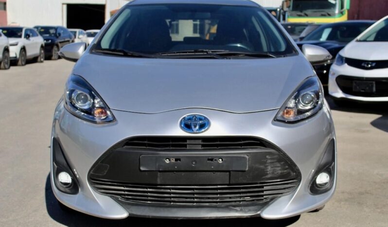 
								Toyota Prius C 2020 full									