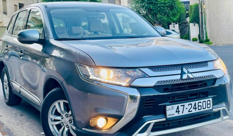 
								Mitsubishi Outlander 2020 full									