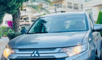 
									Mitsubishi Outlander 2020 full								