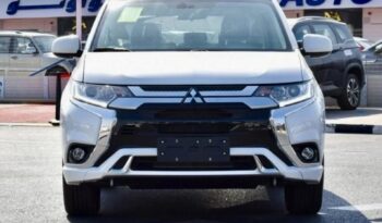 
									Mitsubishi Outlander 2022 full								