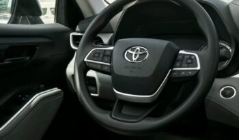 
									Toyota Highlander LE 2024 full								