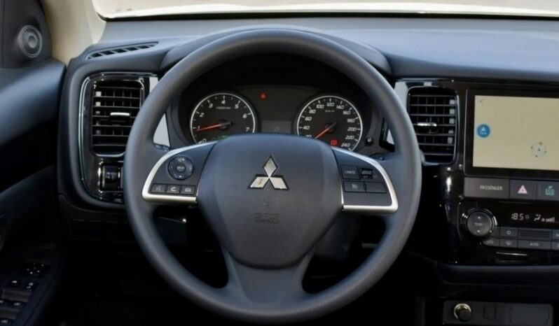 
								Mitsubishi Outlander 2022 full									