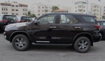 
									Toyota Fortuner 2023 full								