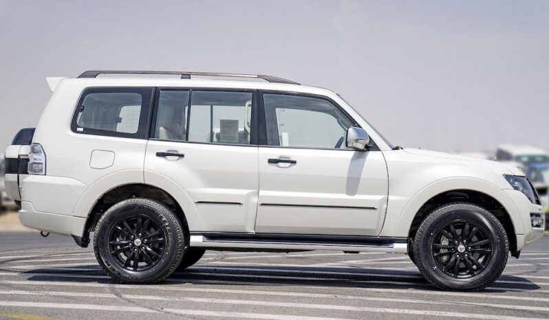 
								Mitsubishi Pajero 2020 full									