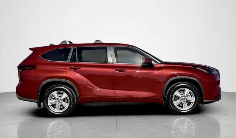 
								Toyota Highlander LE 2022 full									