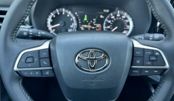 
									Toyota Highlander LE 2022 full								