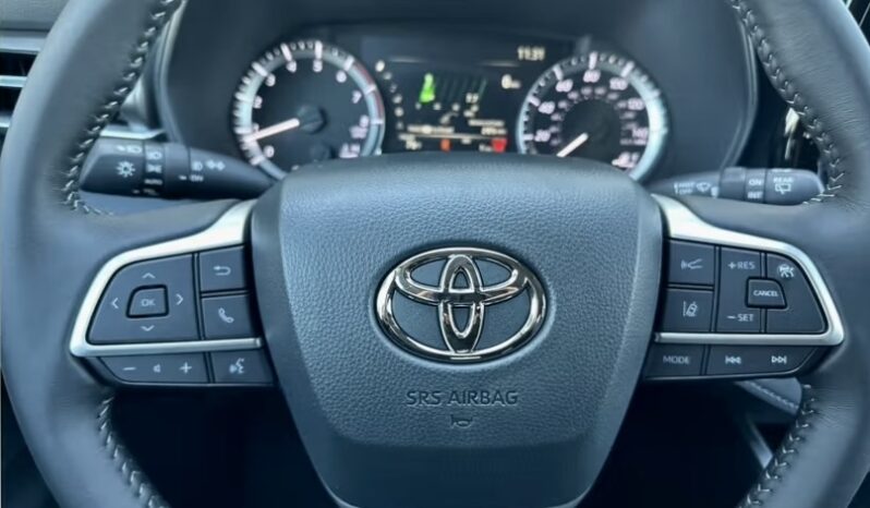 
								Toyota Highlander LE 2022 full									