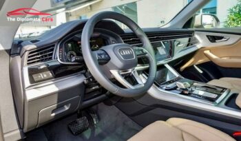 
									Audi Q8 2023 full								