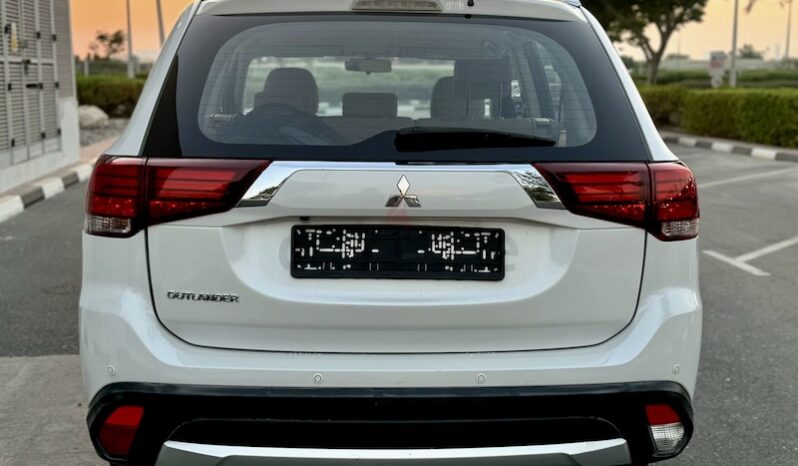 
								Mitsubishi Outlander 2020 full									