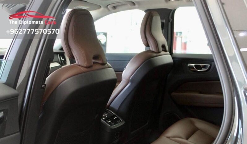 
								Volvo CX60 T4 2020 full									
