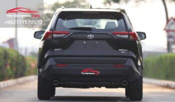 
									Toyota RAV 4 XLE 2023 full								