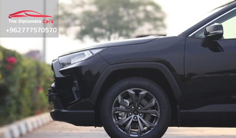 
								Toyota RAV 4 XLE 2023 full									
