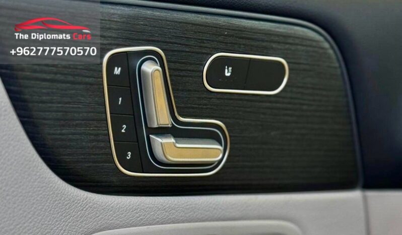 
								Mercedes-Benz GLB 250 2022 full									