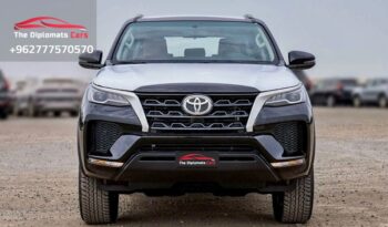 
									Toyota Fortuner 2023 full								