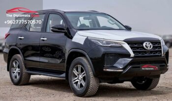 
									Toyota Fortuner 2023 full								