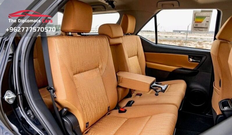 
								Toyota Fortuner 2023 full									