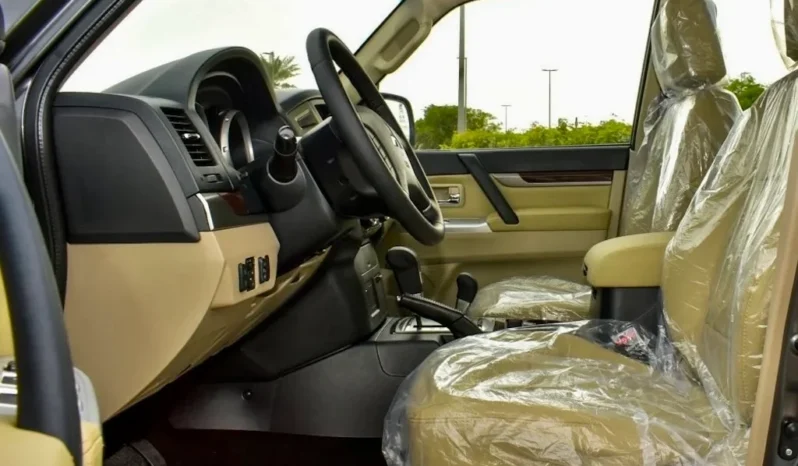 
								Duty Free Mitsubishi Pajero 2022 full									