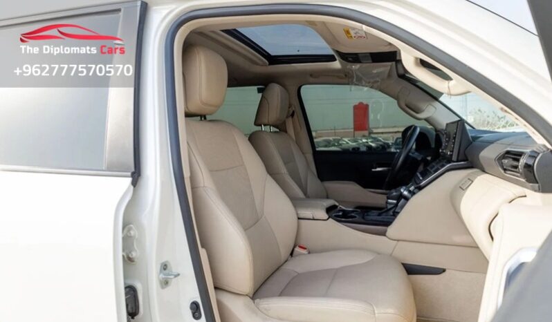 
								Toyota Land Cruiser GXR 2024 full									