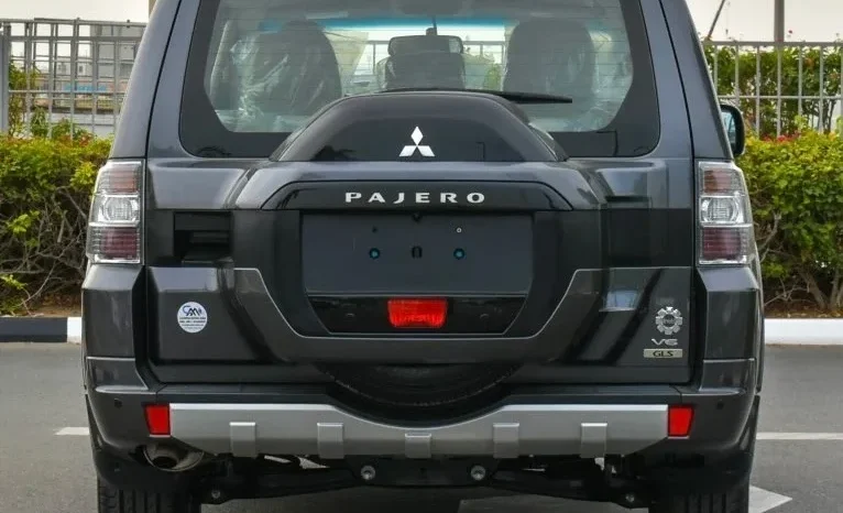 
								Duty Free Mitsubishi Pajero 2022 full									