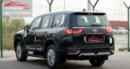 Toyota Land Cruiser VXR 2025