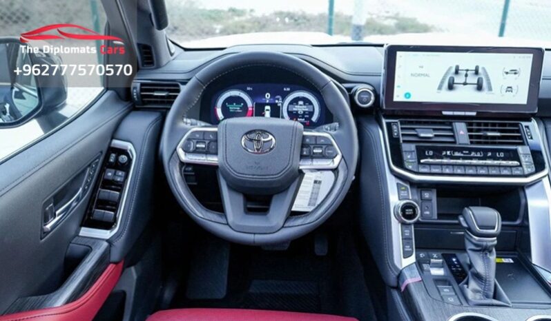 
								Toyota Land Cruiser VXR 2025 full									