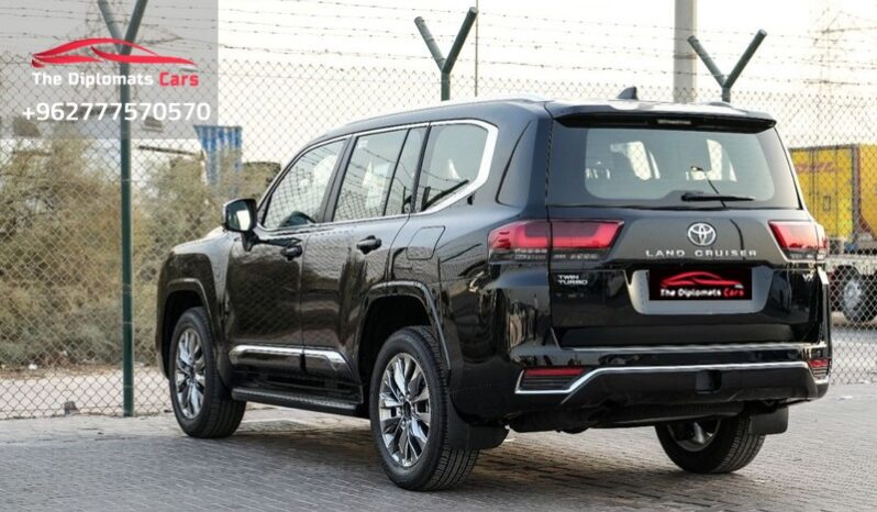 Toyota Land Cruiser VX 2025