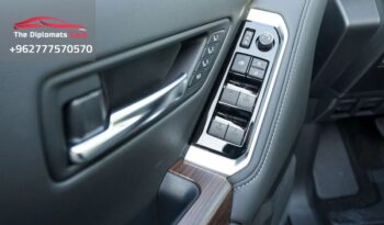
									Toyota Land Cruiser VX 2025 full								