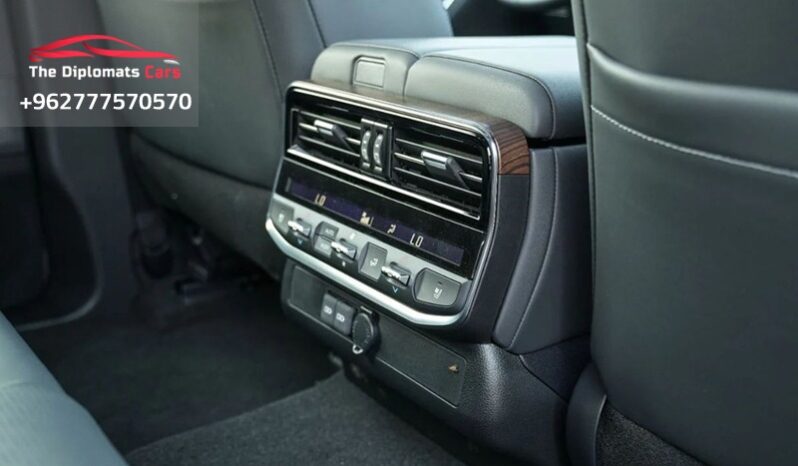 
								Toyota Land Cruiser VX 2025 full									