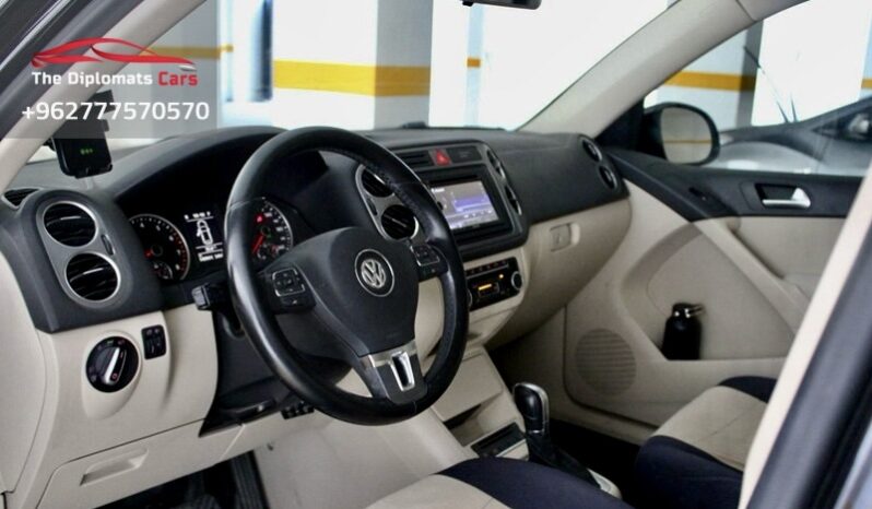 
								Volkswagen Tiguan 2011 full									
