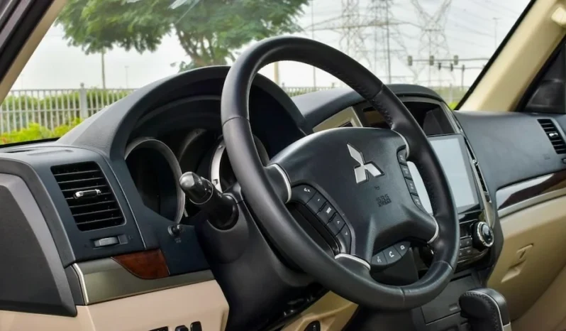 
								Duty Free Mitsubishi Pajero 2022 full									
