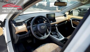 
									Toyota RAV 4 XLE 2025 full								