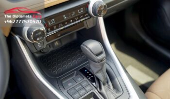
									Toyota RAV 4 XLE 2025 full								