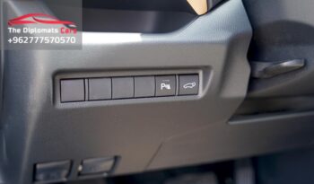 
									Toyota RAV 4 XLE 2025 full								