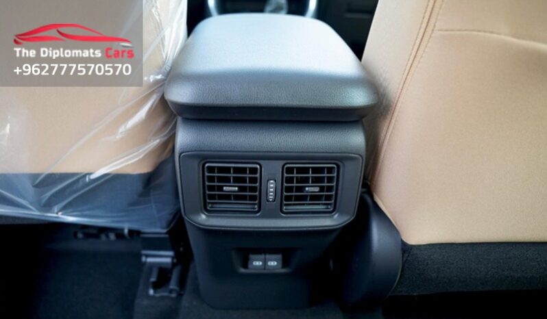 
								Toyota RAV 4 XLE 2025 full									