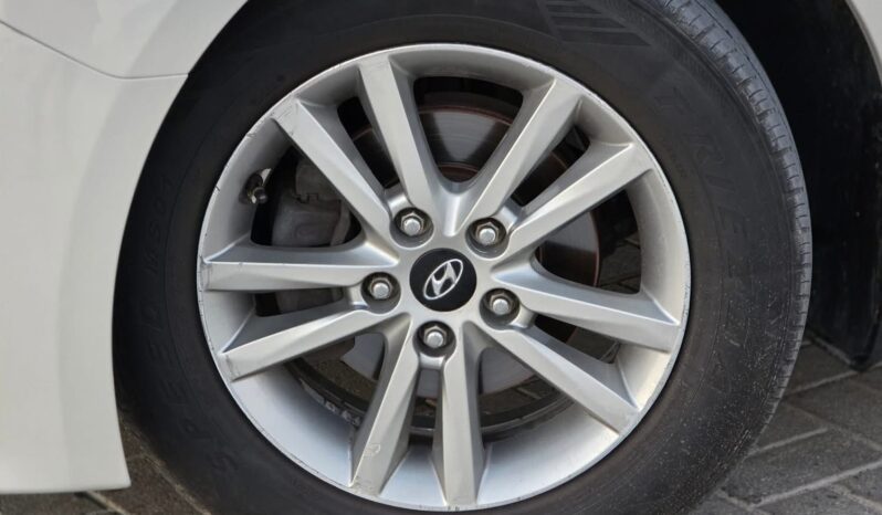 
								Hyundai Sonata 2015 full									