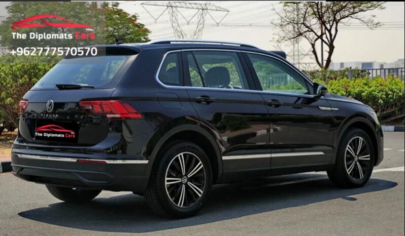 
								Volkswagen Tiguan 2021 full									