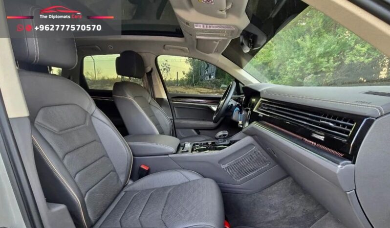 
								Volkswagen Touareg Comfortline 2024 full									