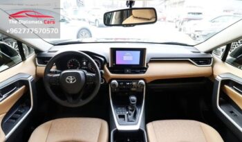 
									Toyota Rav4 XLE 2025 full								