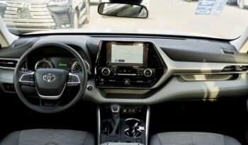 
									Toyota Highlander LE 2023 full								