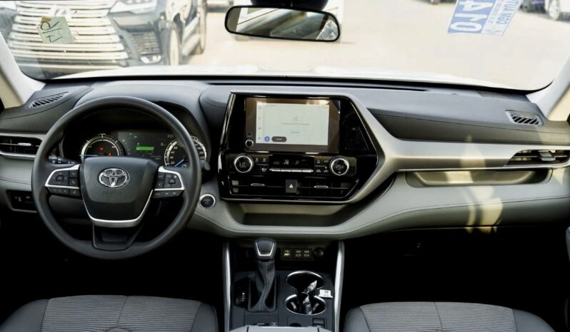 
								Toyota Highlander LE 2023 full									