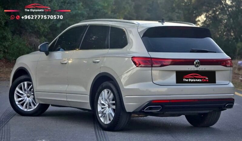 
								Volkswagen Touareg Comfortline 2024 full									