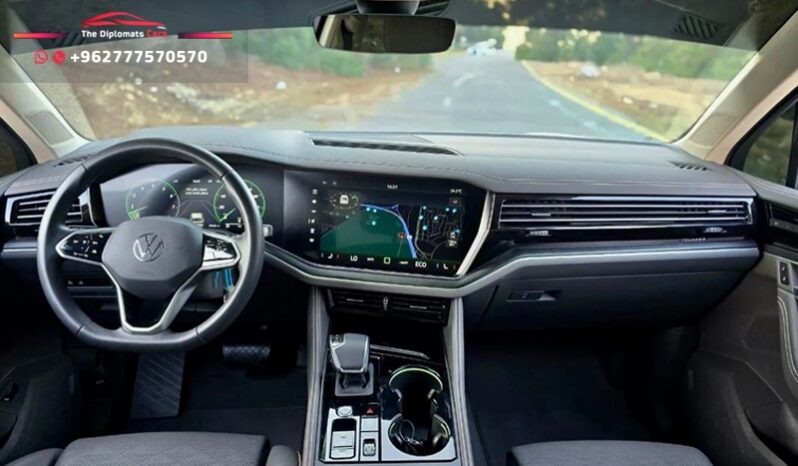 
								Volkswagen Touareg Comfortline 2024 full									