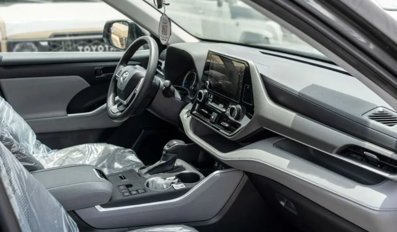 
								Toyota Grand Highlander LE 2025 full									