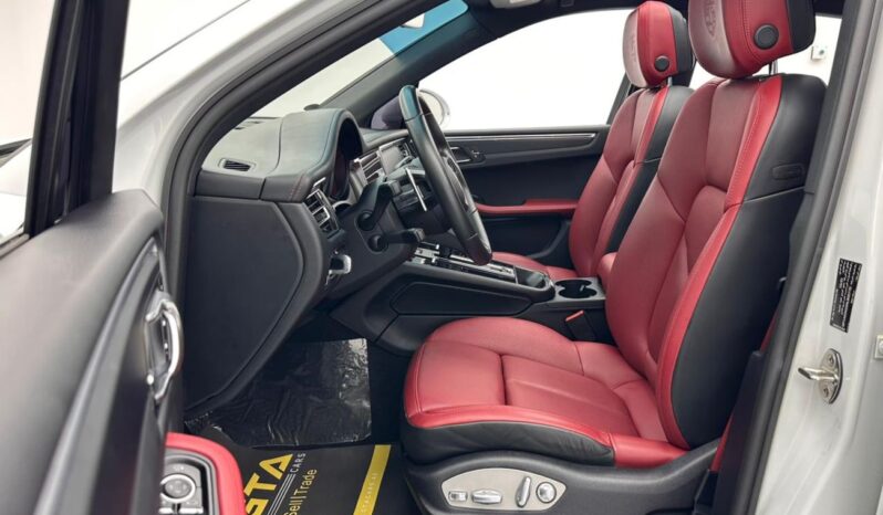 
								Porsche Macan 2022 full									