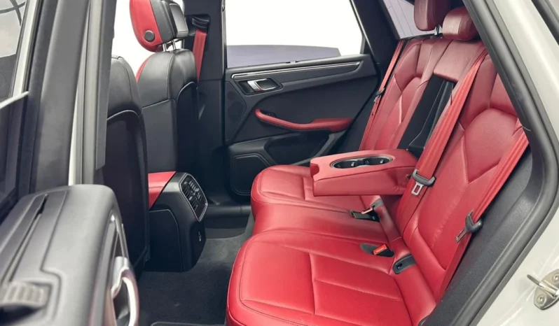 
								Porsche Macan 2022 full									