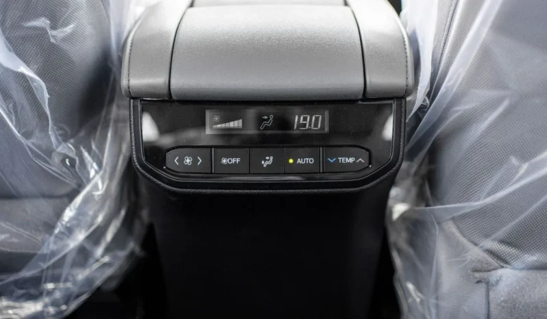 
								Toyota Grand Highlander LE 2025 full									