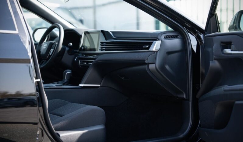 
								Toyota Camry Le 2026 full									