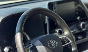 
									Toyota Grand Highlander LE 2022 full								