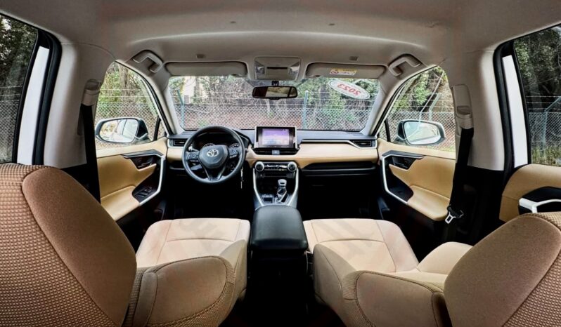 
								Toyota RAV 4 LE 2023 full									